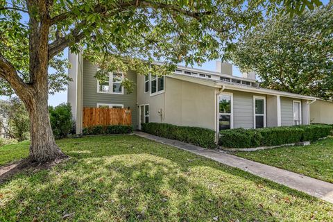 Photo of 100 Lido CIR #G1, Lakeway, TX 78734 (MLS # 6260210)