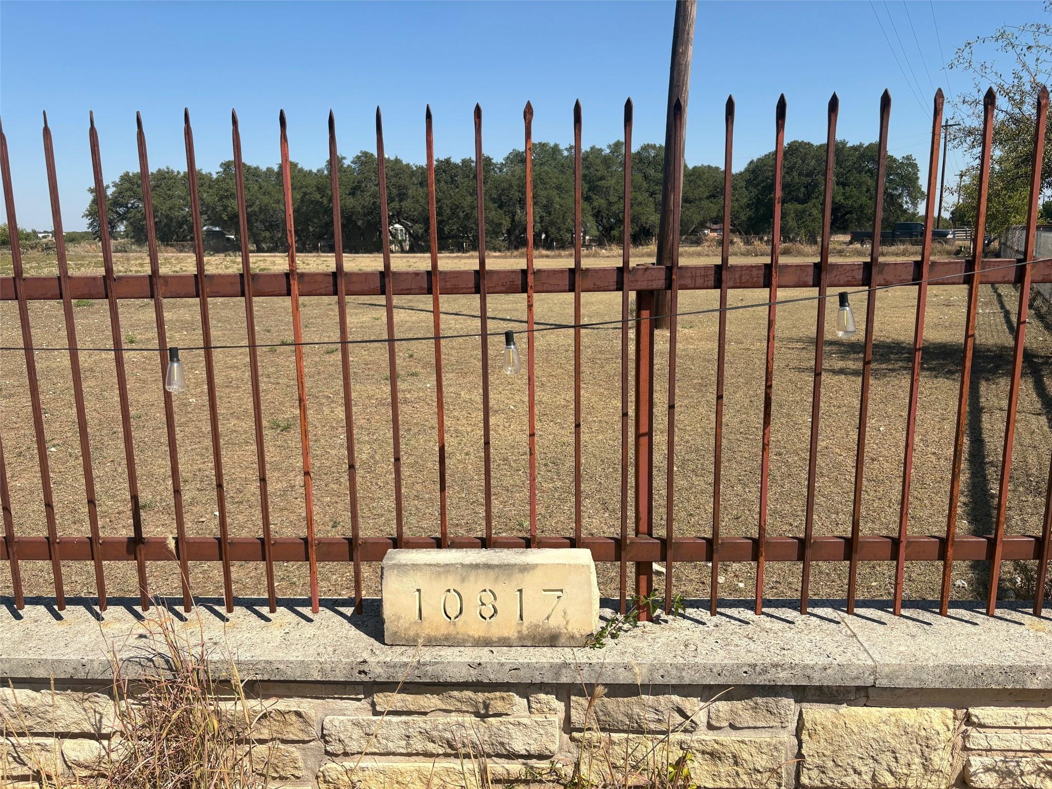 10817 County Road 272