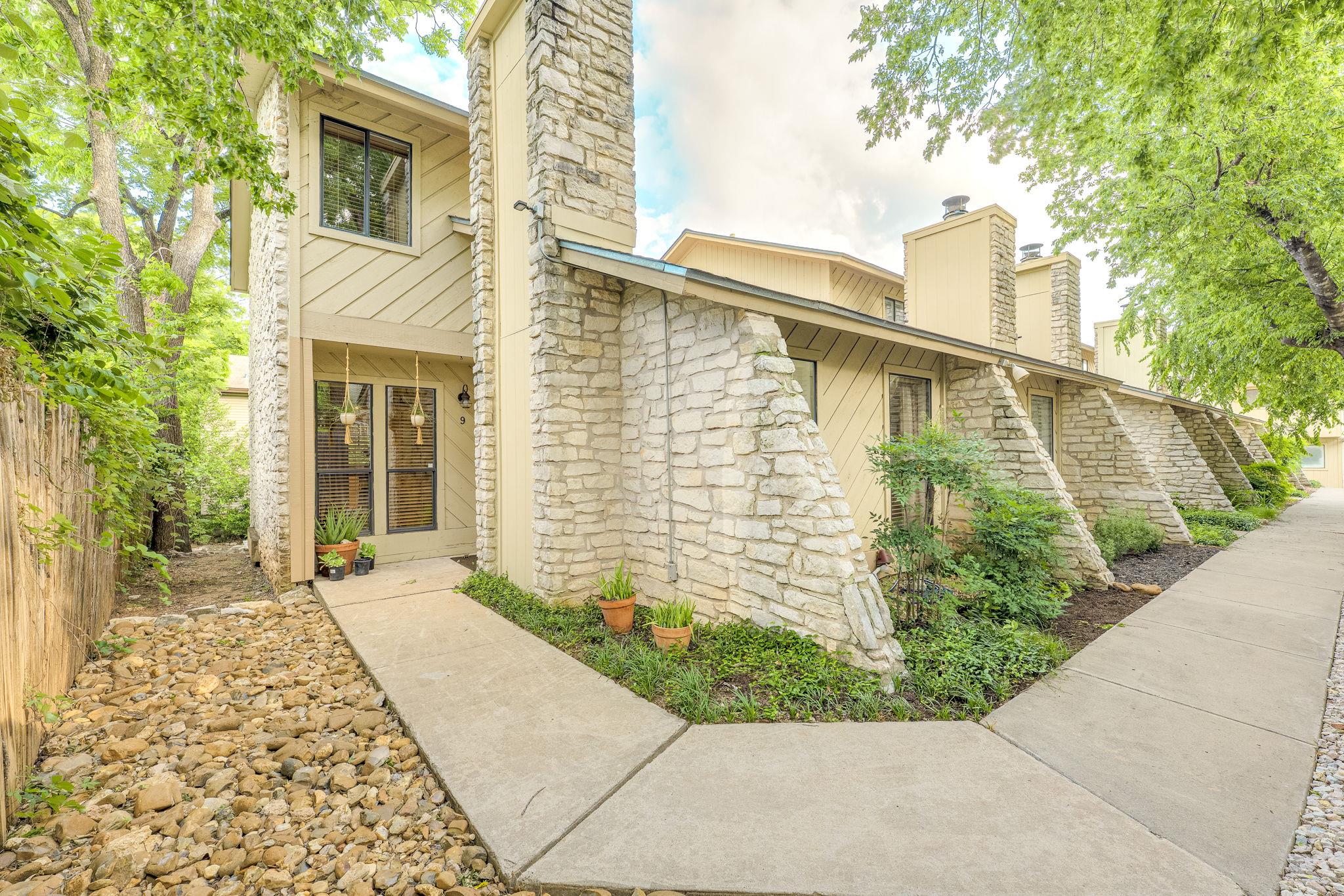 2500 Enfield RD 9