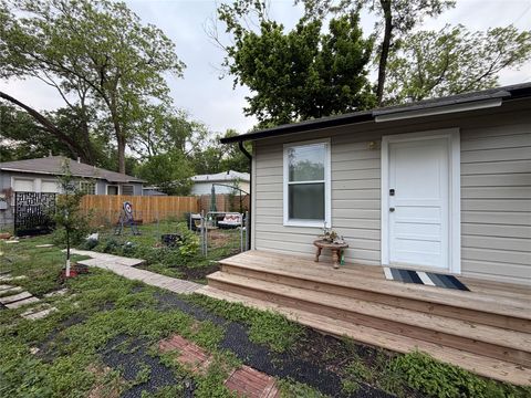 Photo of 4525 Avenue D #2, Austin, TX 78751 (MLS # 8580294)