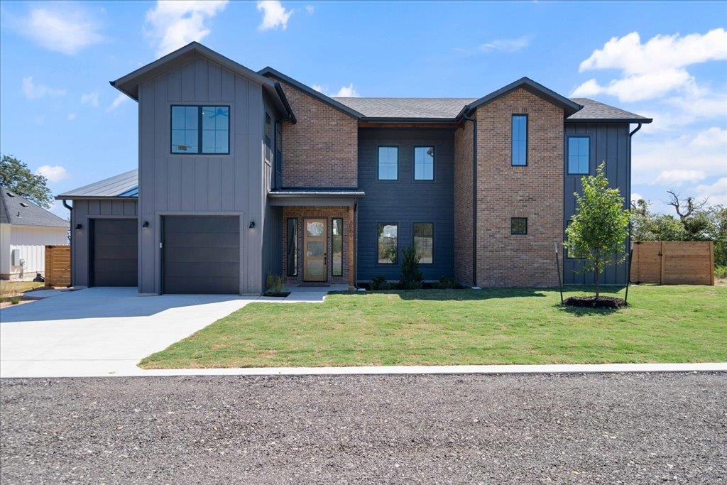 8609 Nina LN