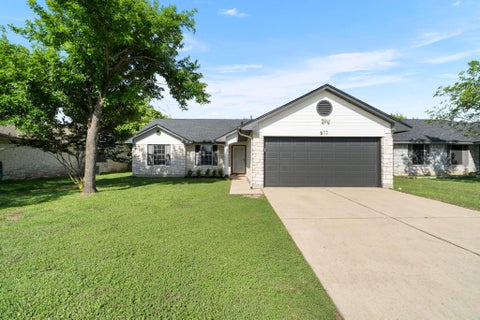 Photo of 611 Clearcreek DR, Leander, TX 78641 (MLS # 8492823)
