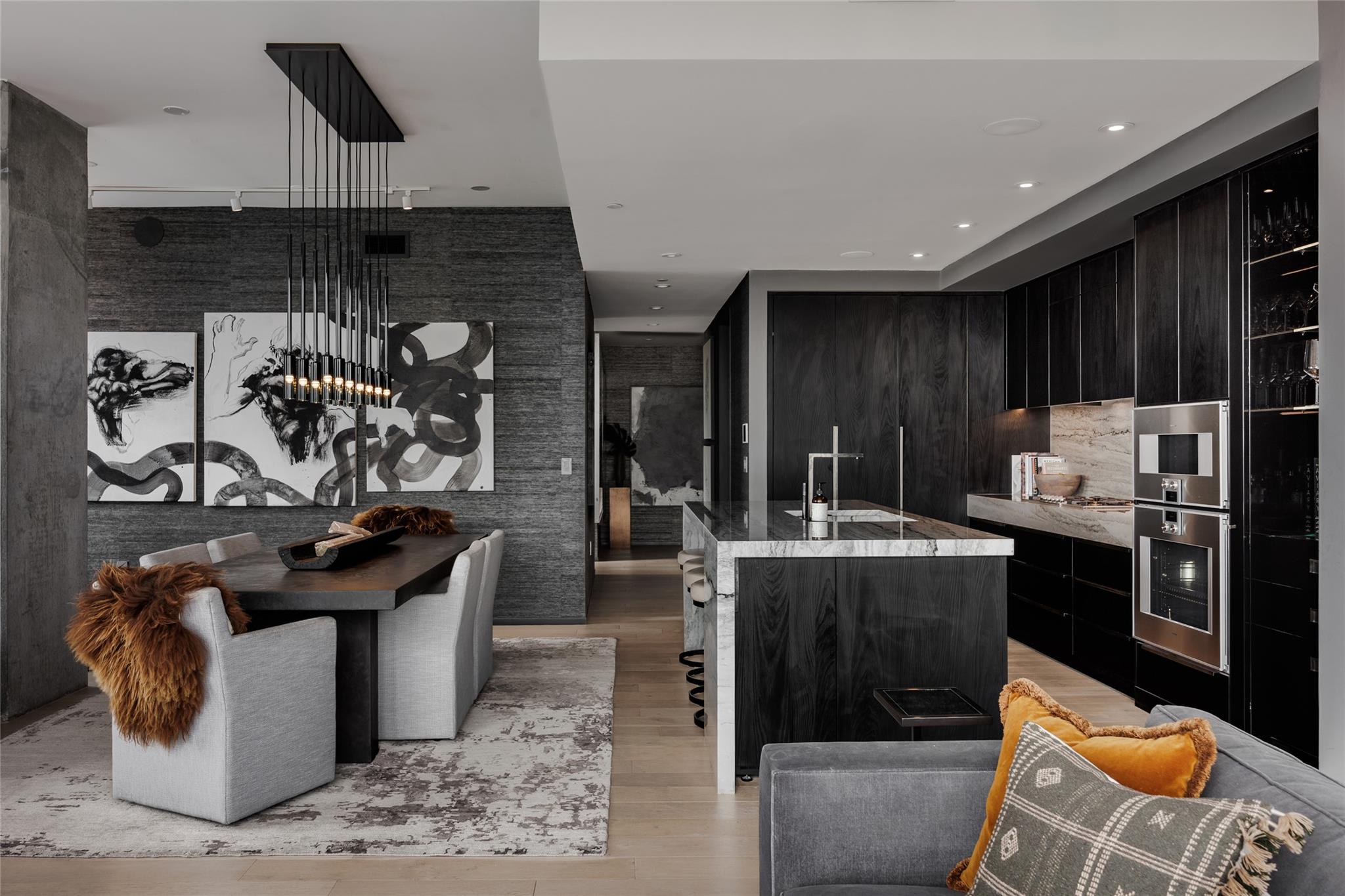 301 West Ave 3805