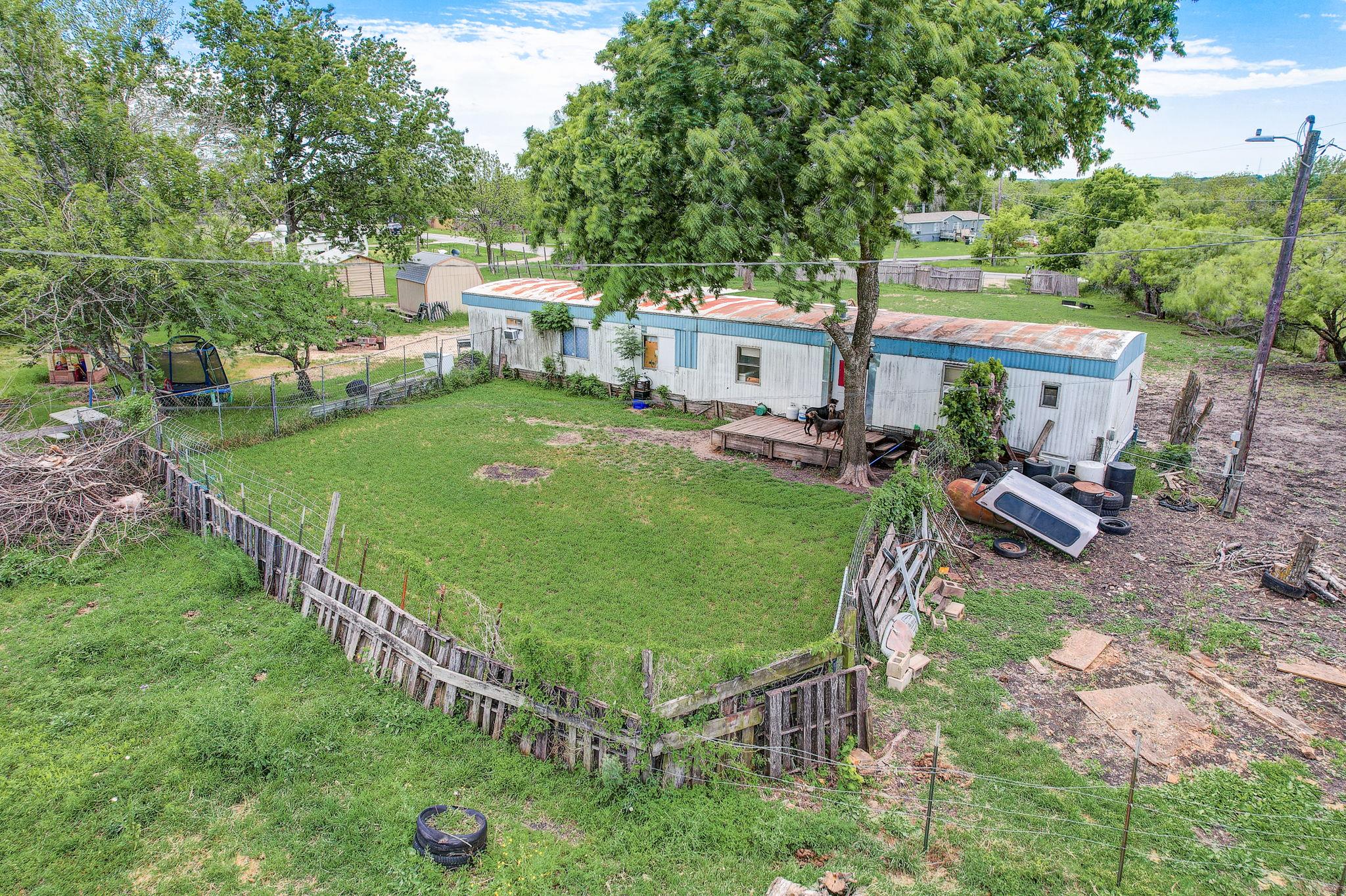 7035 Meyers RD