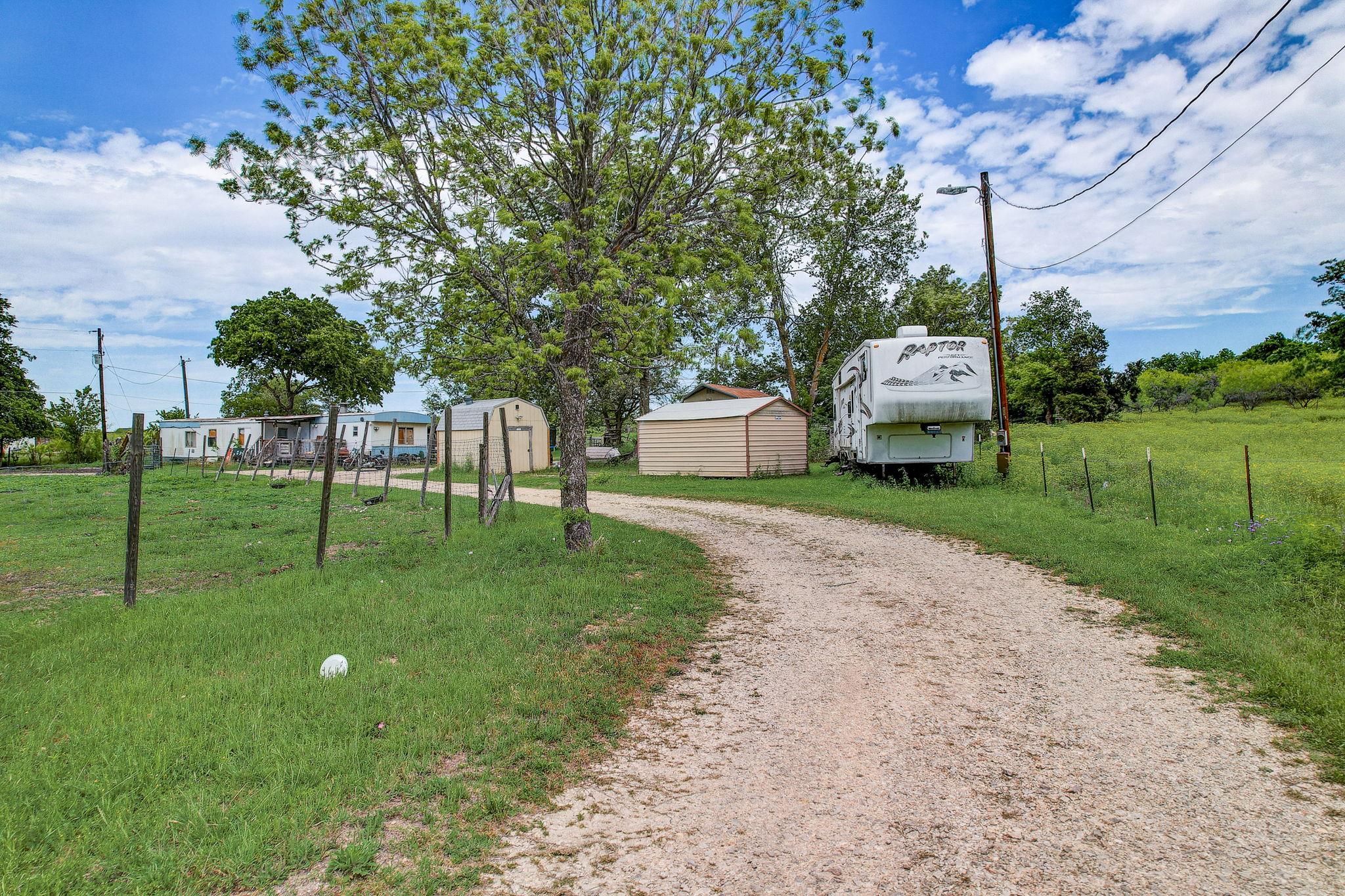 7035 Meyers RD