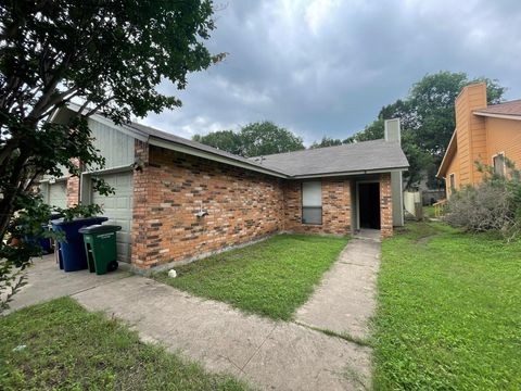 Photo of 1411 WATERLOO TRL #B, Austin, TX 78704 (MLS # 1118869) Photo of 1411 WATERLOO TRL #B, Austin, TX 78704 (MLS # 1118869)