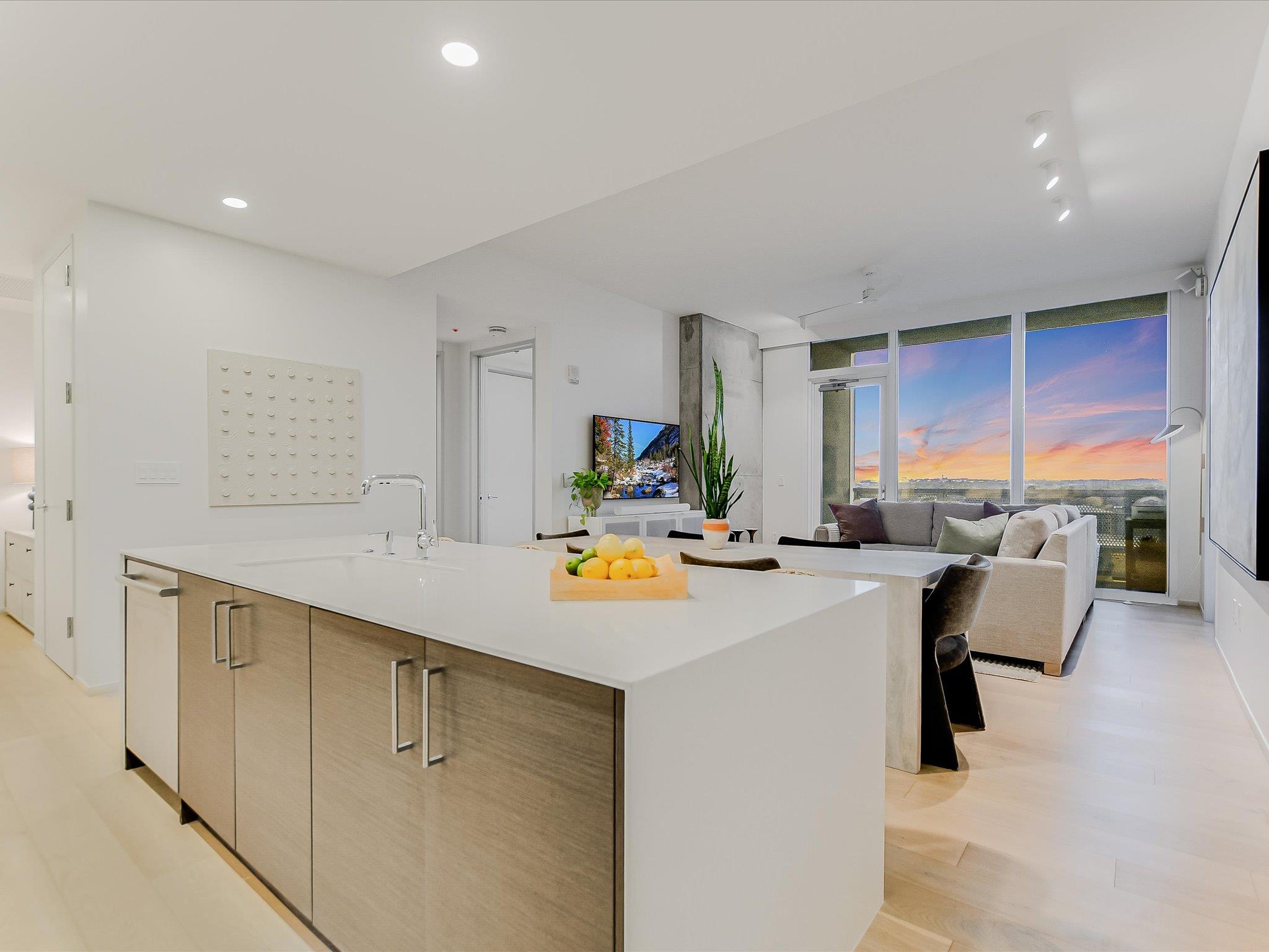 301 West Ave 1207