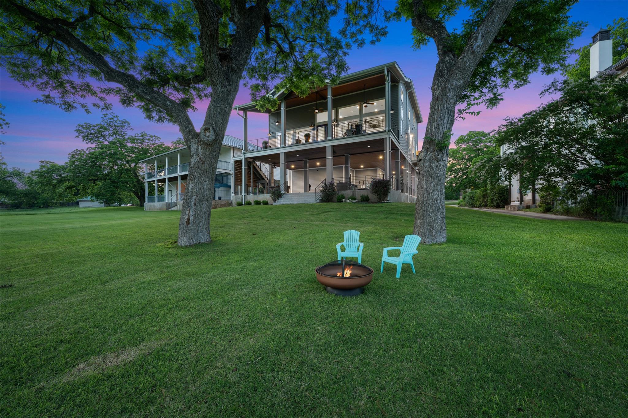 1002 Pecan CIR