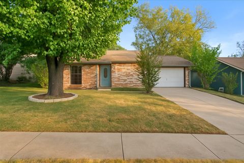 Photo of 5105 Palo Blanco LN, Austin, TX 78744 (MLS # 3415490)