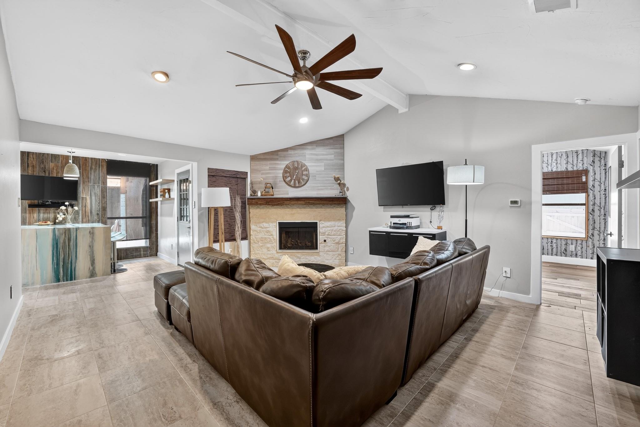 404 Las Cruces ST