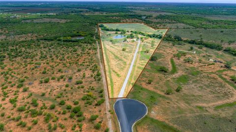 574 PR Goose Creek LN Jourdanton TX 78026