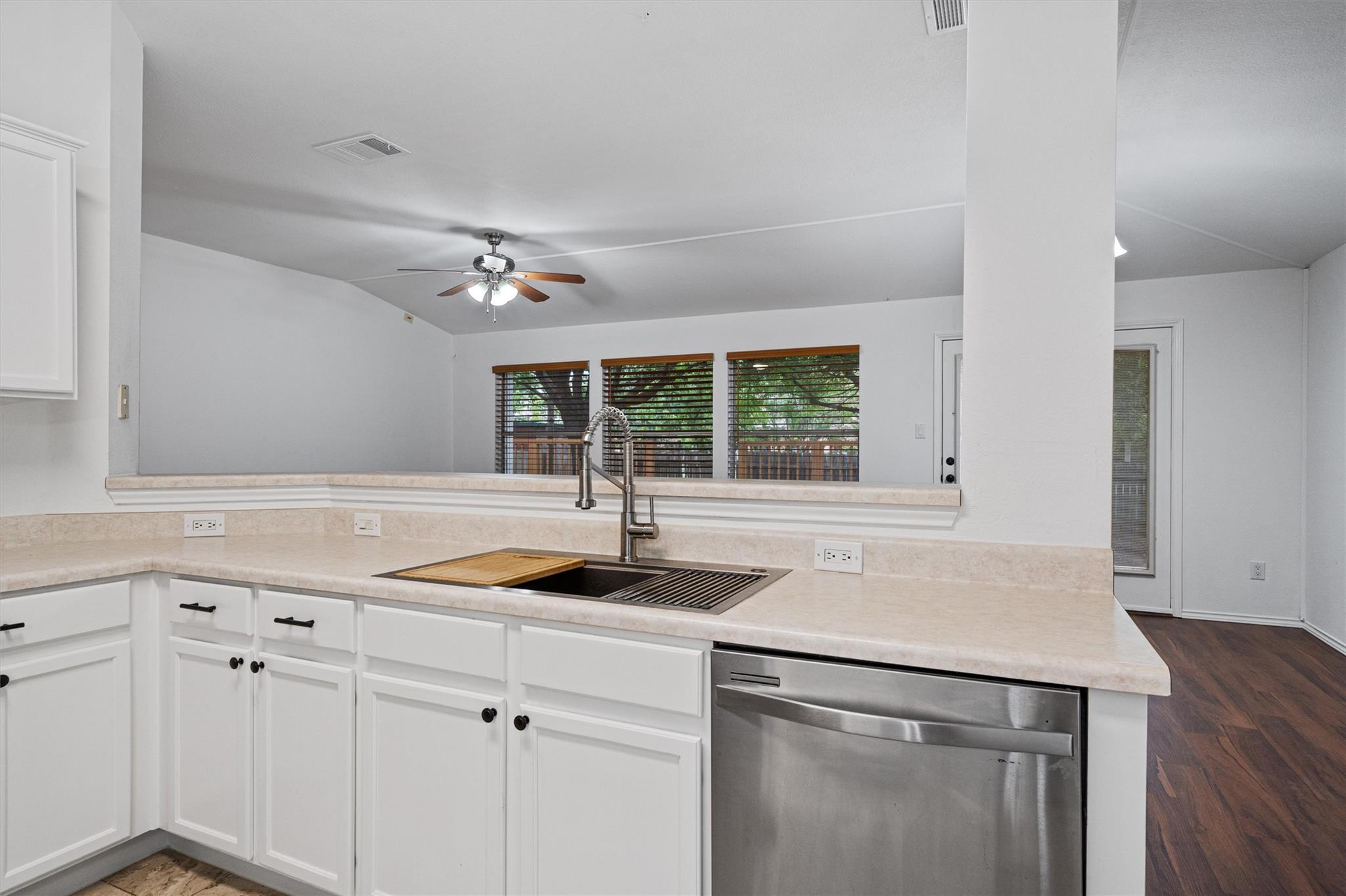 Round Rock, Texas 78664, United States, 3 Bedrooms Bedrooms, ,2 BathroomsBathrooms,Residential,Active,170017