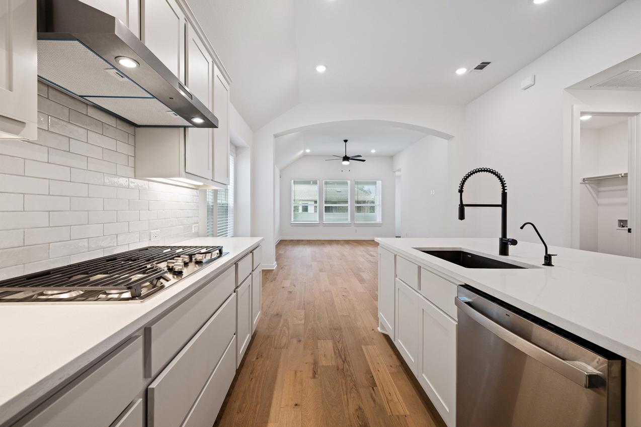105 Great Oak LN