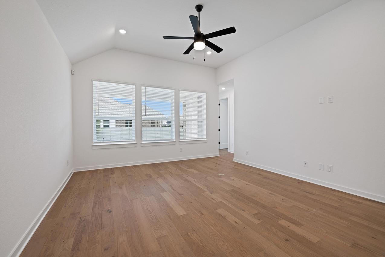 105 Great Oak LN