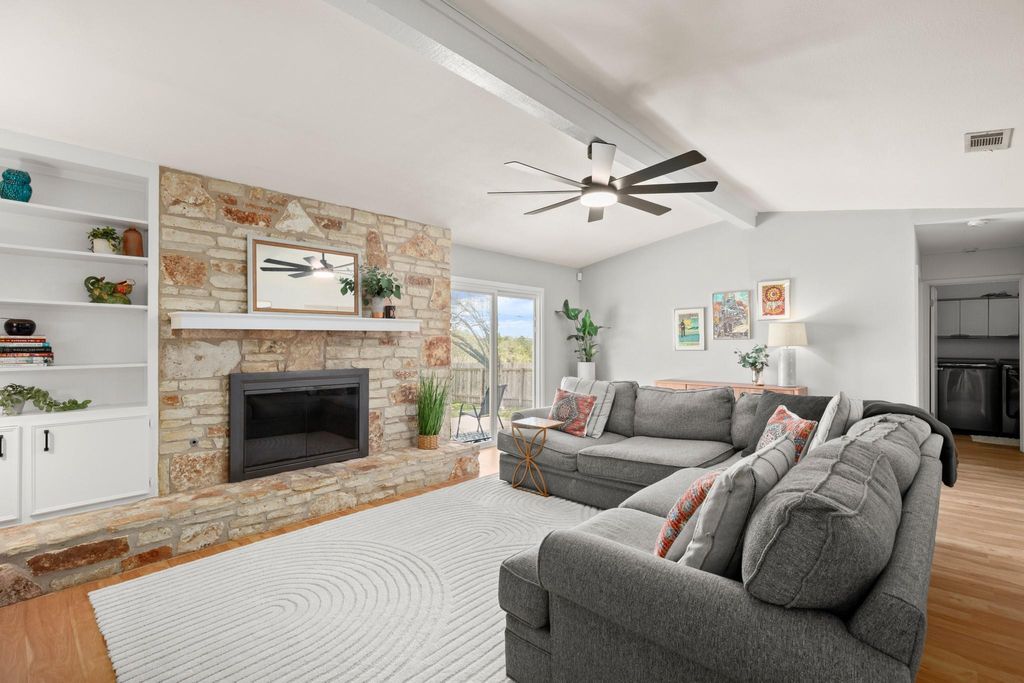 Photo of 11900 Oakbrook DR, Austin, TX 78753 (MLS # 1570024)