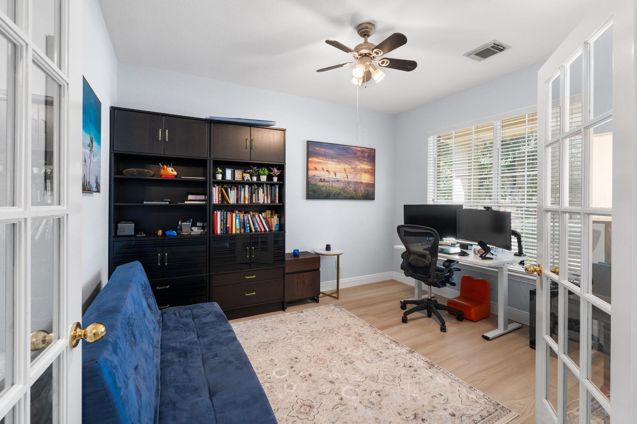 1300 Walnut CV