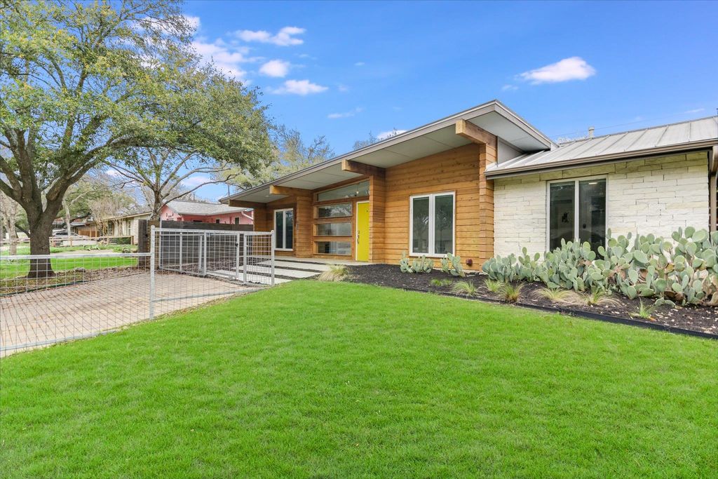 Photo for 1708 Fair Oaks DR, Austin, TX 78745 (MLS # 2790711)
