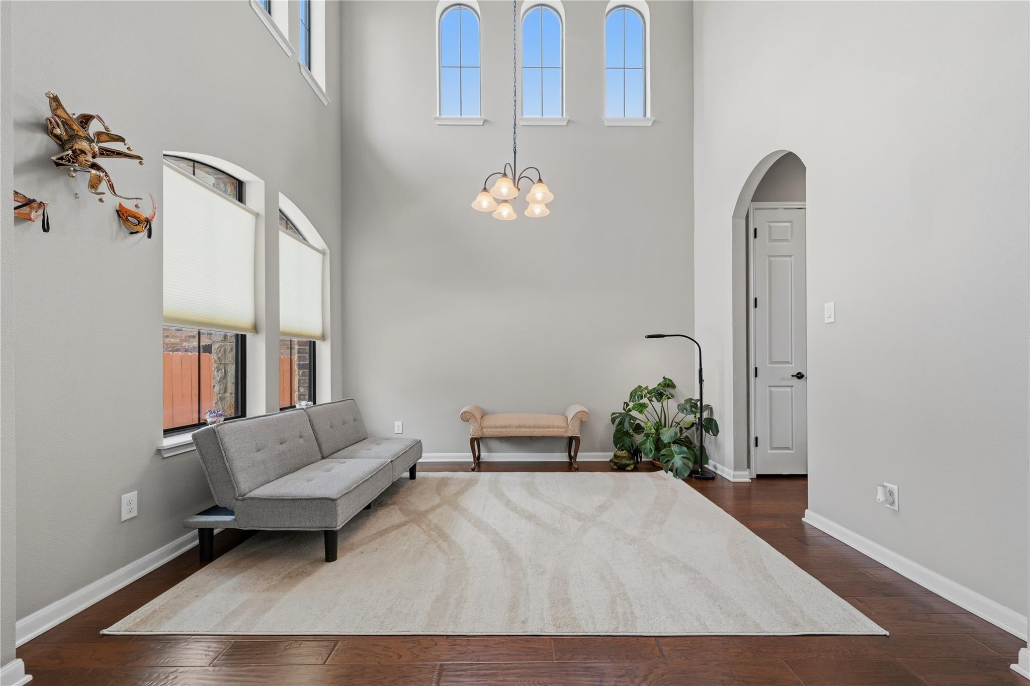 612 Cascada LN
