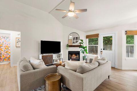 215 Crystal Knoll BLVD Georgetown TX 78626