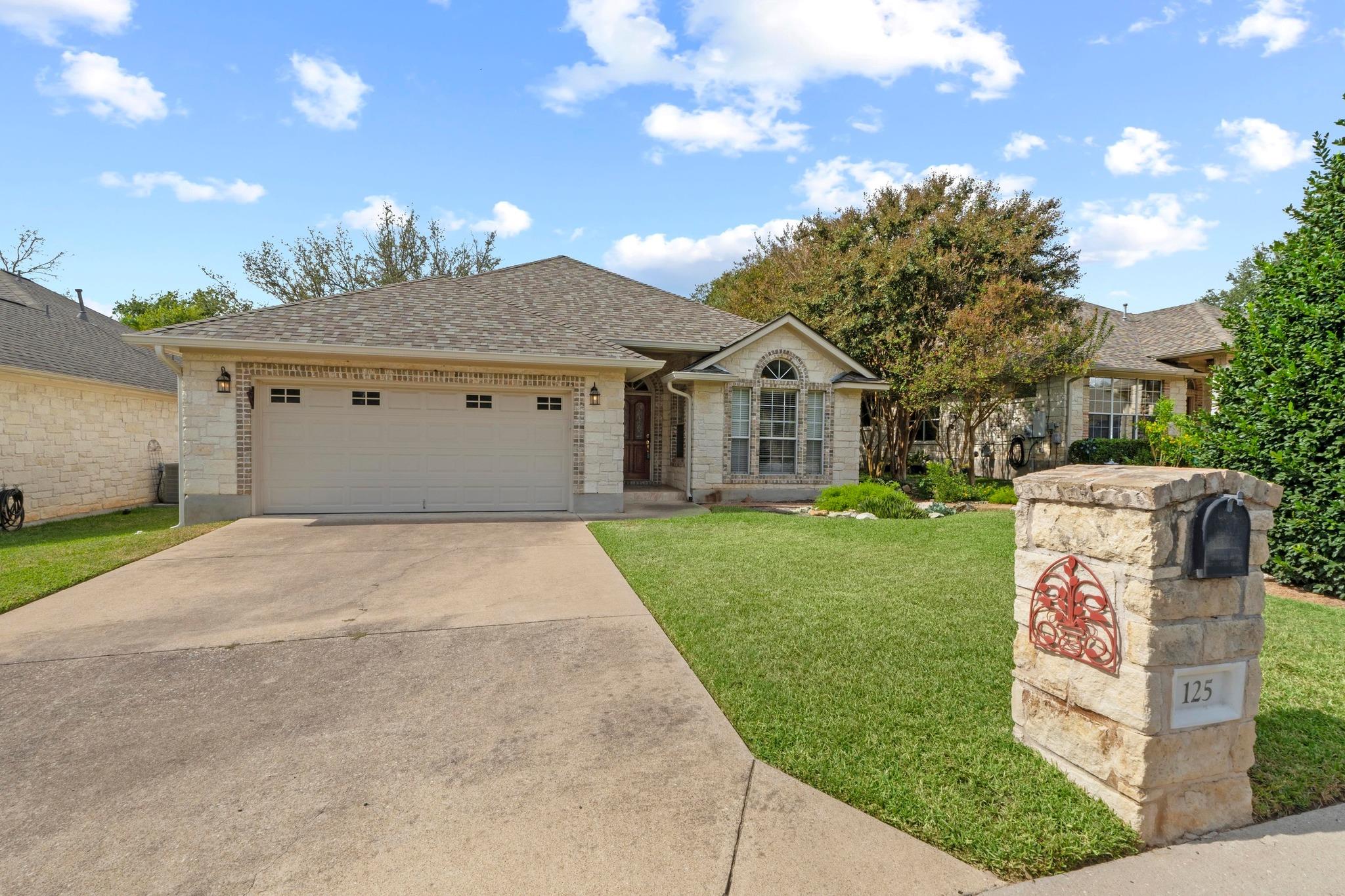 125 Sabine DR