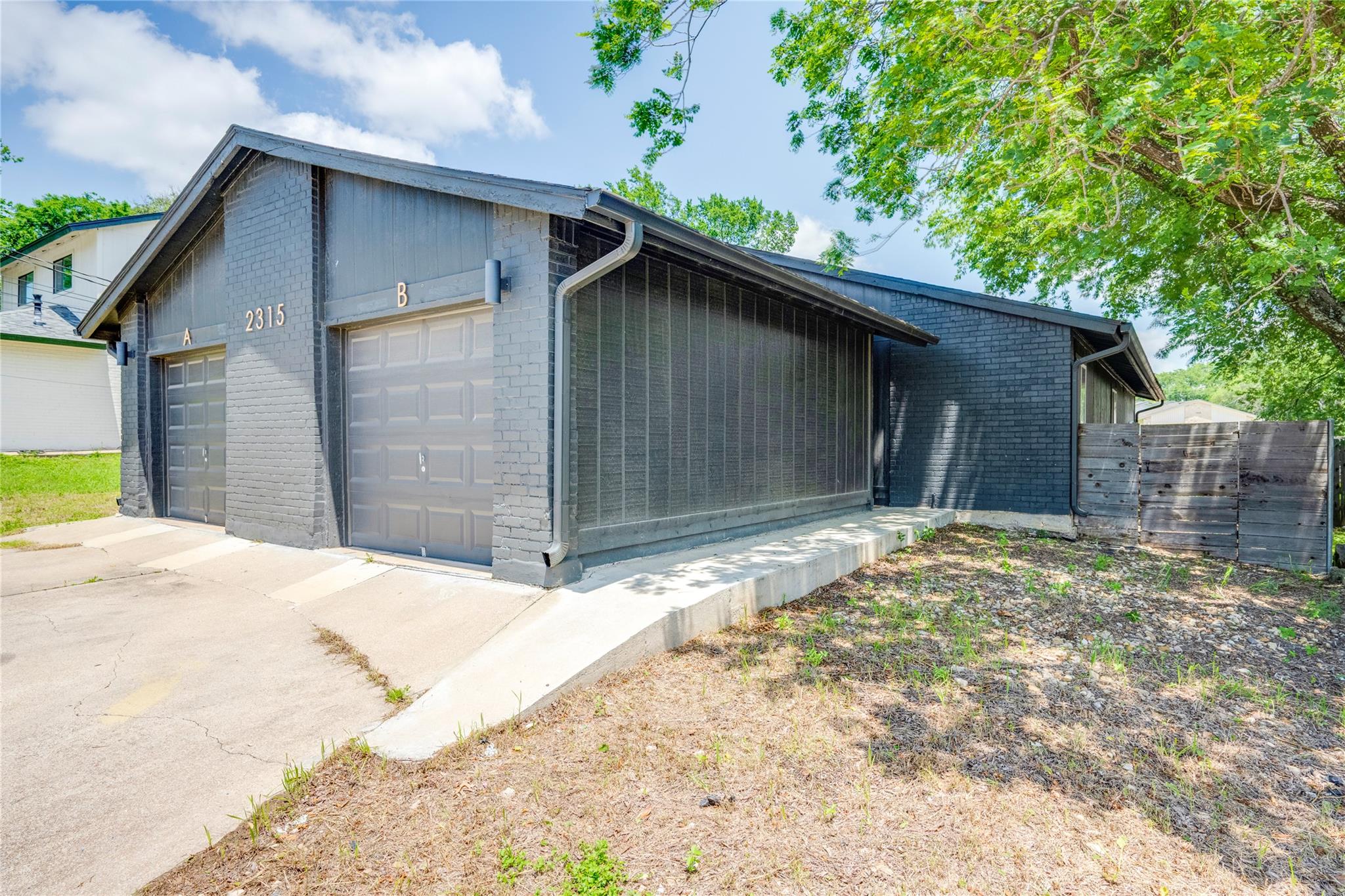 2315 Burleson RD