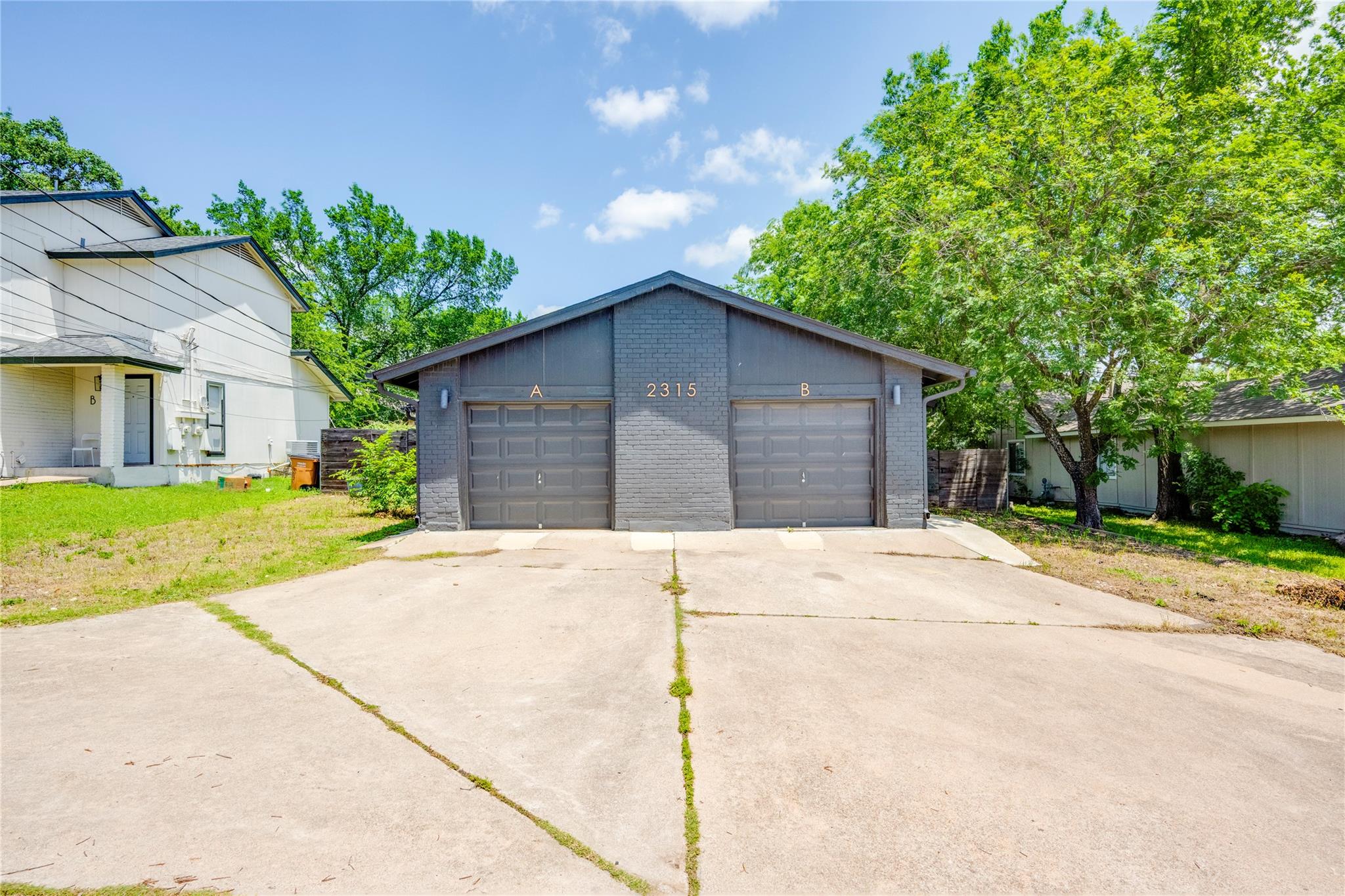 2315 Burleson RD
