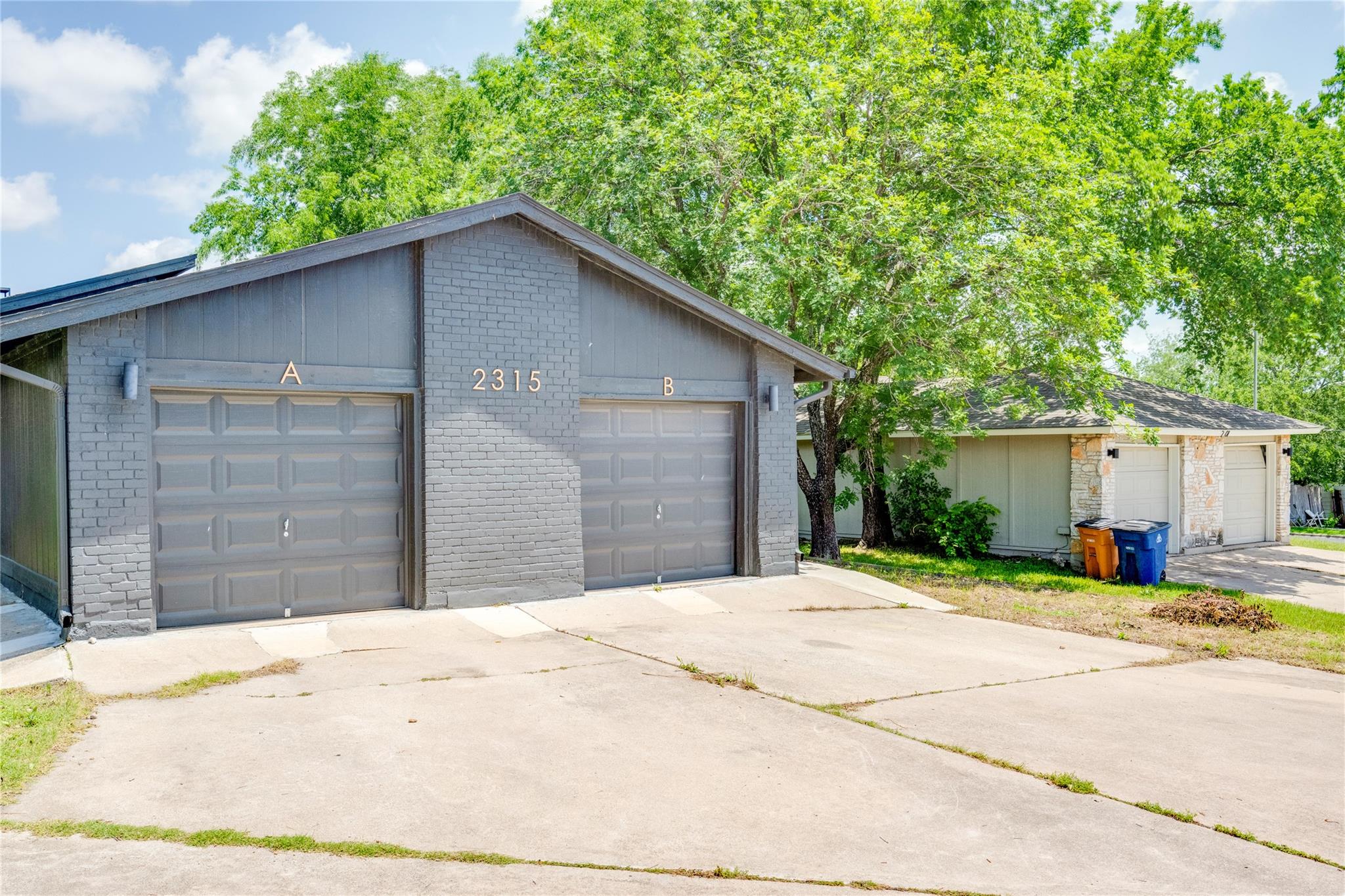 2315 Burleson RD