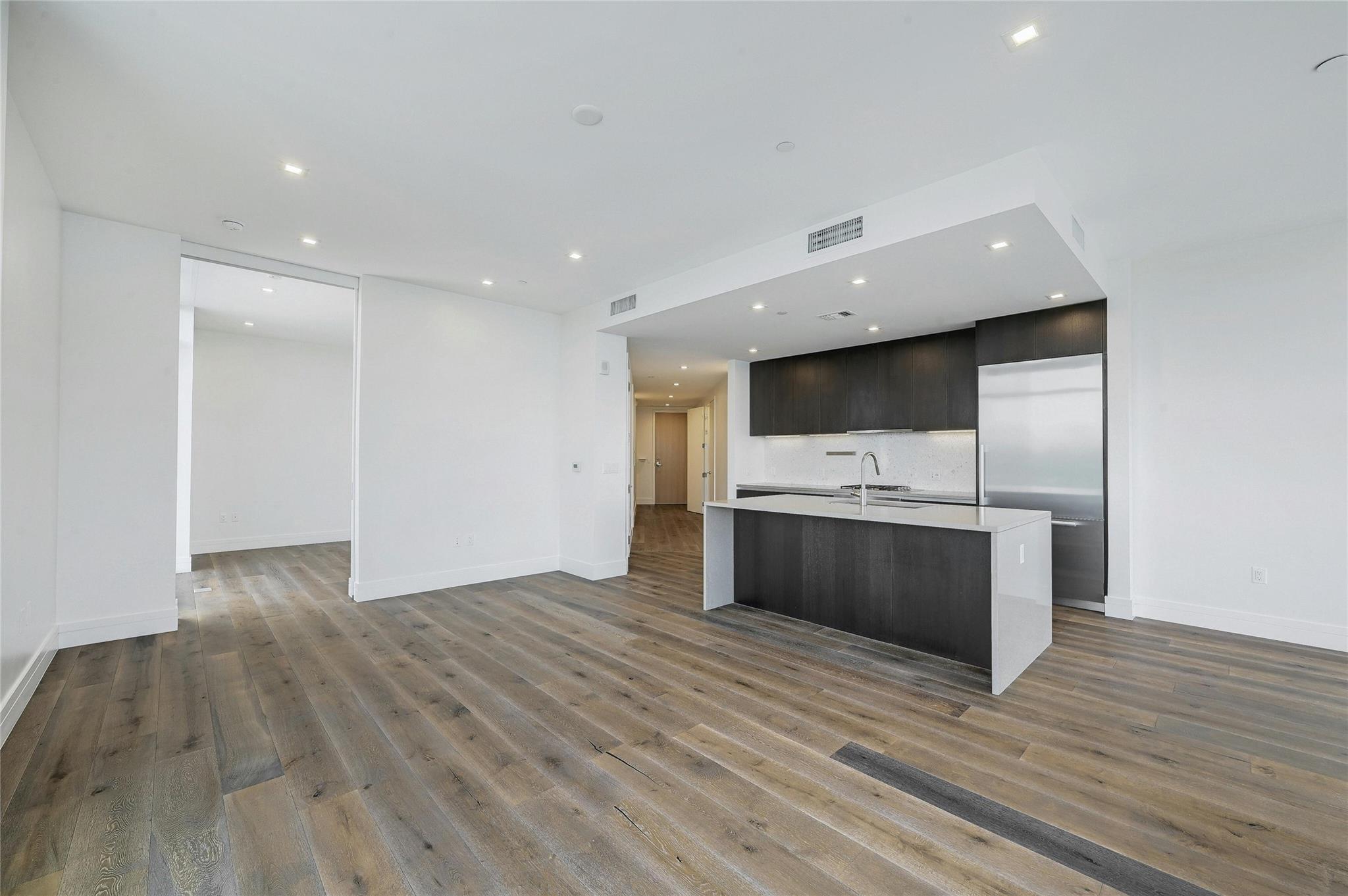 501 West Ave 1104