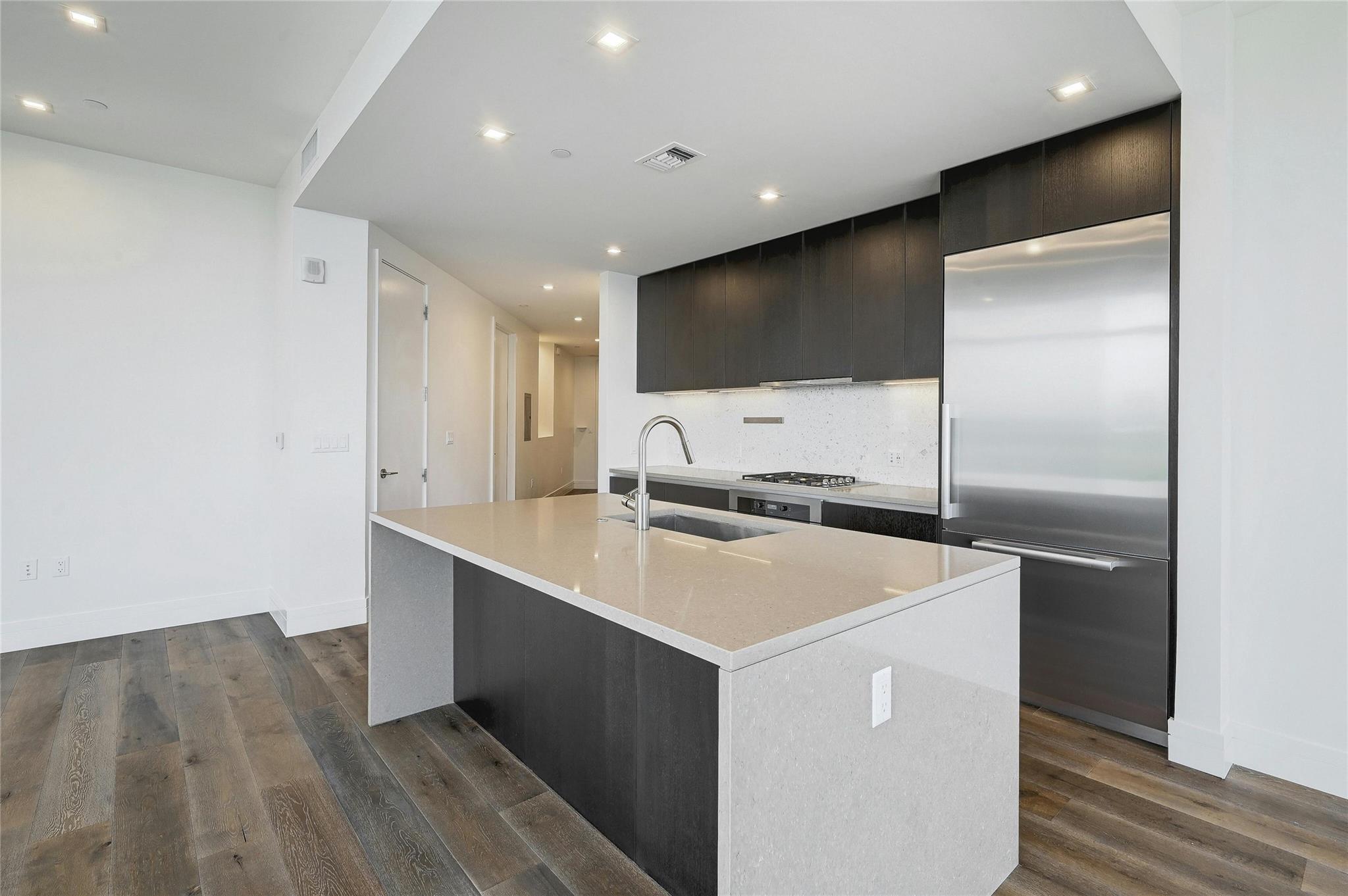 501 West Ave 1104