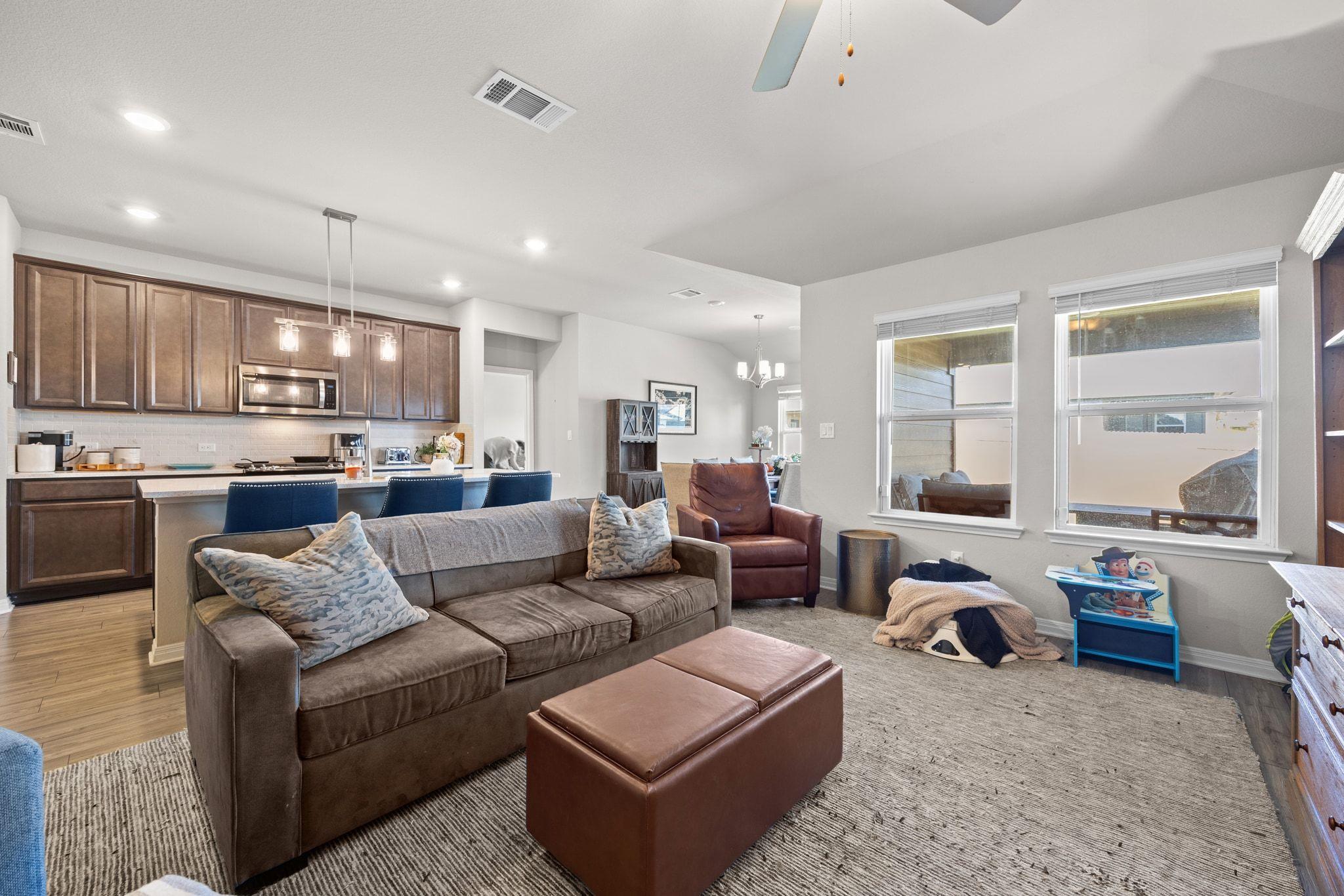 2856 Moyer LN