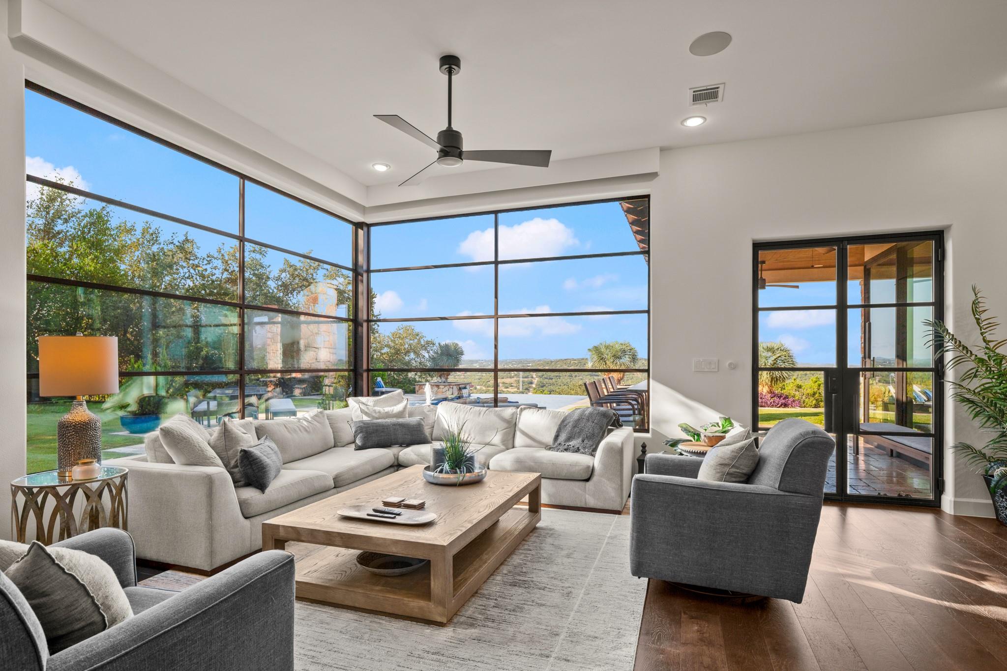 1832 Windy Walk CV