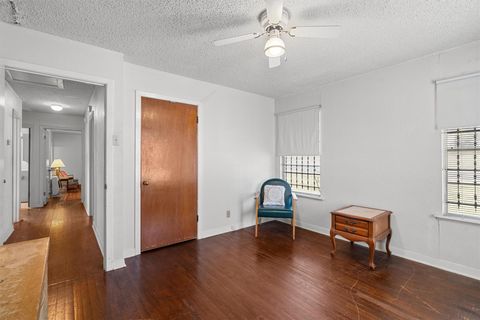 Tiny photo for 2000 Cedar Ave, Austin, TX 78722 (MLS # 4990589)