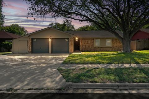 Photo of 1808 Moonlight DR, Killeen, TX 76543 (MLS # 6272854)