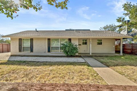 Photo of 4701 SYLVANDALE DR #1, Austin, TX 78745 (MLS # 1585183)