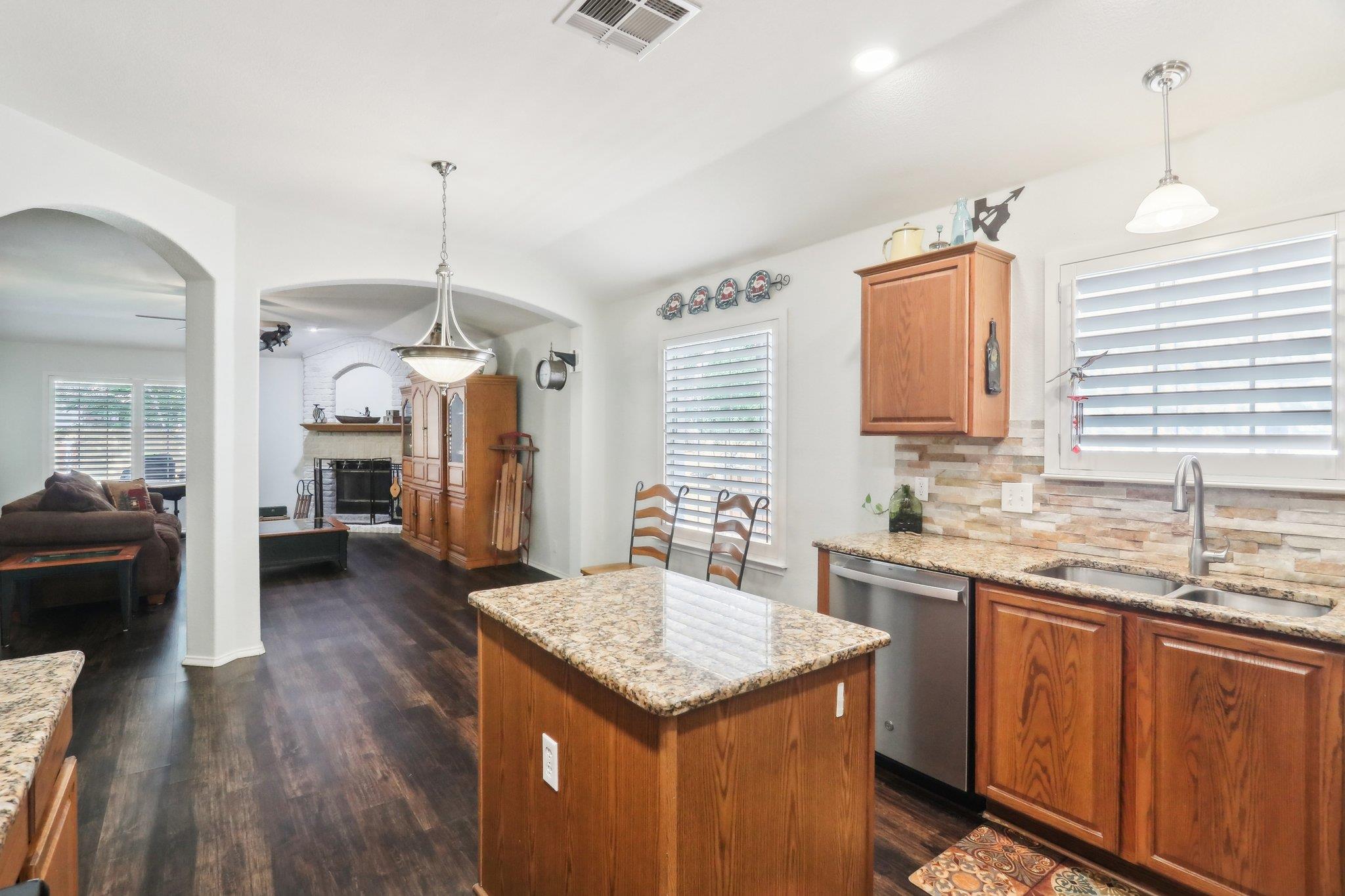 1811 Country Squire DR