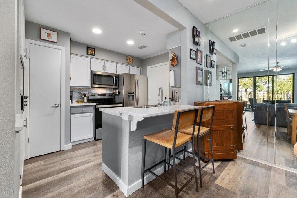 Photo of 1501 W Barton Springs RD #107, Austin, TX 78704 (MLS # 6443284)