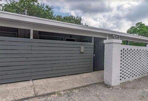 Photo of 1915 Fairlawn LN #2, Austin, TX 78704 (MLS # 1522998)