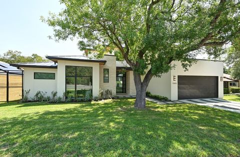 Photo of 1503 Barn Swallow DR, Austin, TX 78746 (MLS # 2186658)