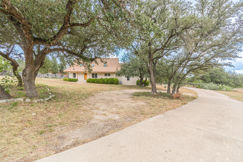 Photo of 15 Tall Oaks TRL, Austin, TX 78737 (MLS # 5094565)