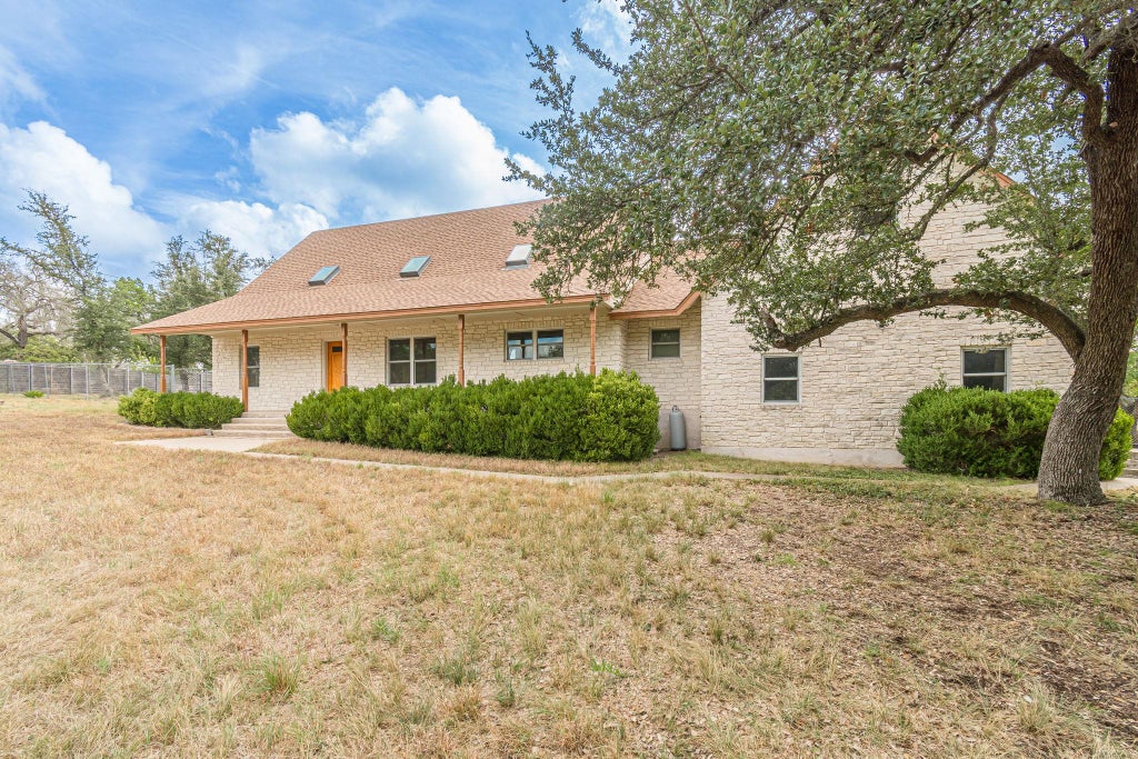 Photo of 15 Tall Oaks TRL, Austin, TX 78737 (MLS # 5094565)