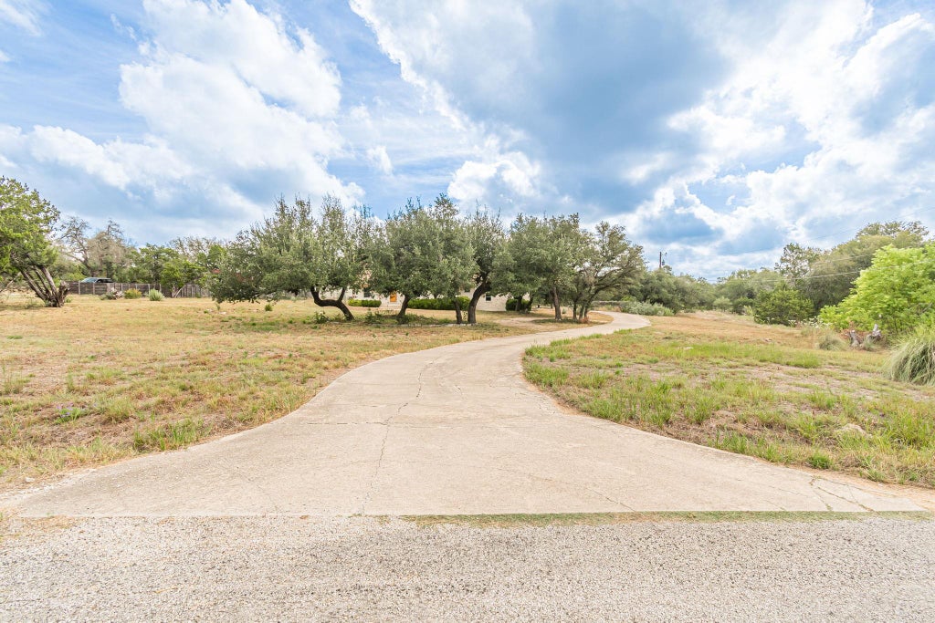 Photo of 15 Tall Oaks TRL, Austin, TX 78737 (MLS # 5094565)