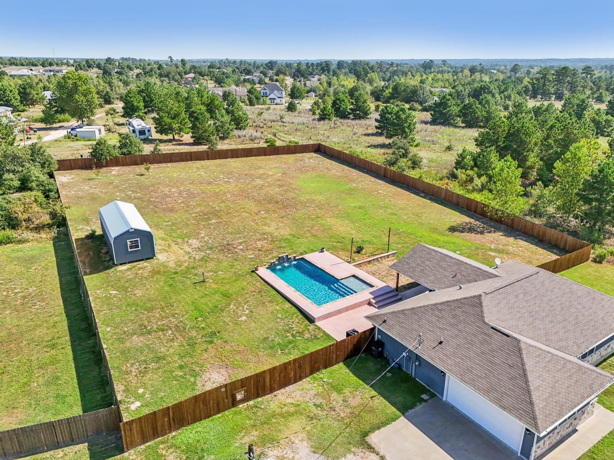 165 Cattlemens DR