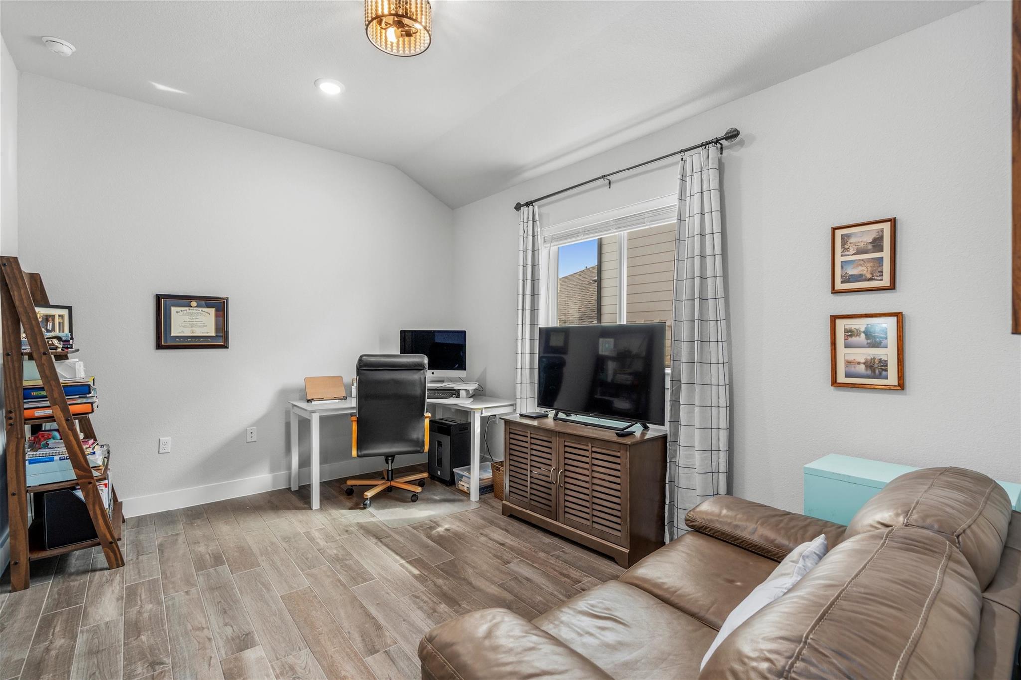 Photo 19 of 40 of 16808 Morelle DR house