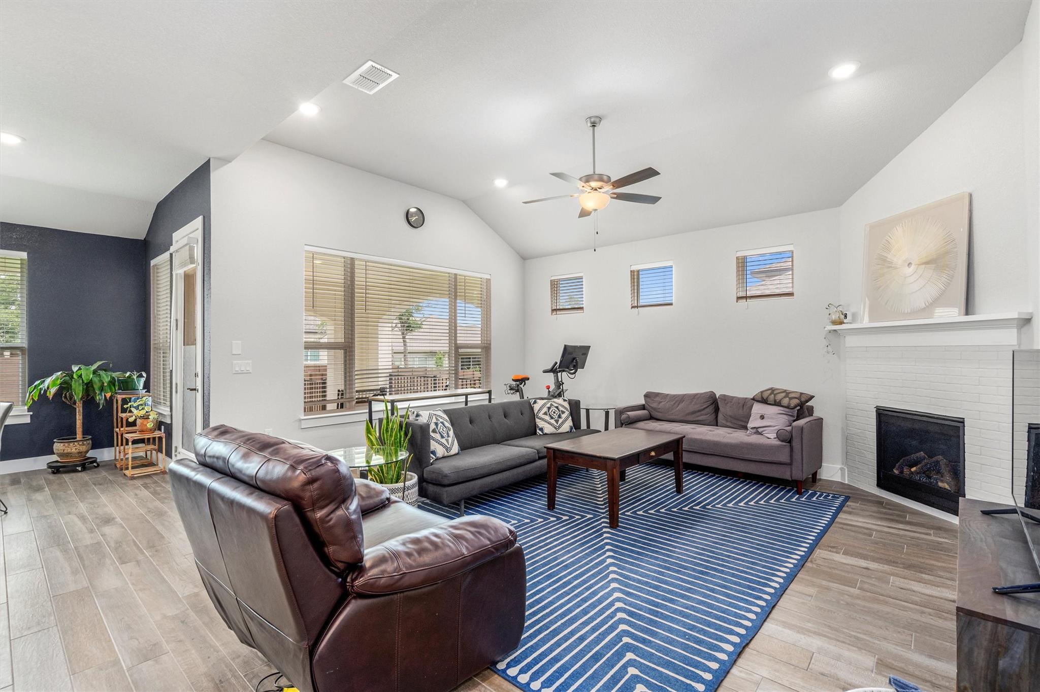 Photo 8 of 40 of 16808 Morelle DR house