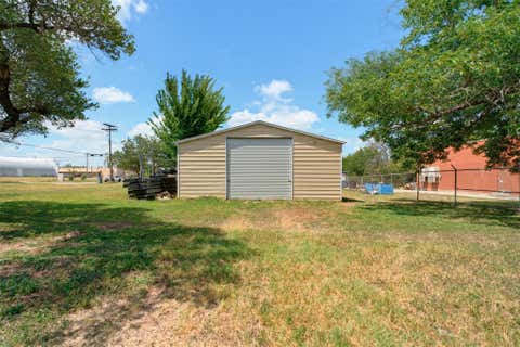 Photo of 127 E Davilla Ave, Rockdale, TX 76567 (MLS # 5128383)