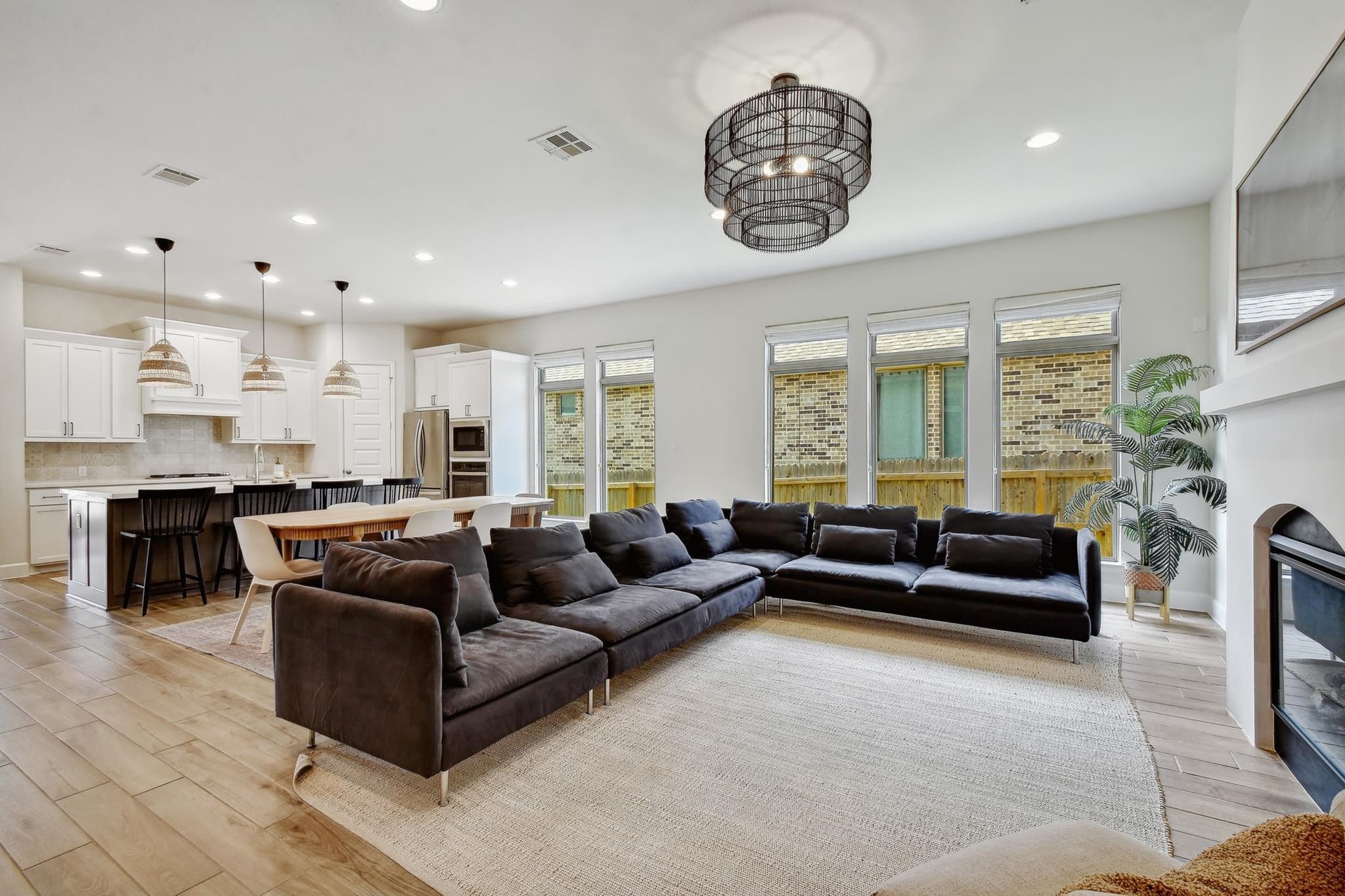 546 Francis Lottie DR