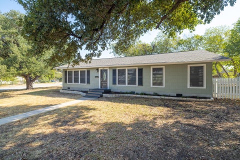 Photo of 307 N Black ST, Round Rock, TX 78664 (MLS # 3010099)