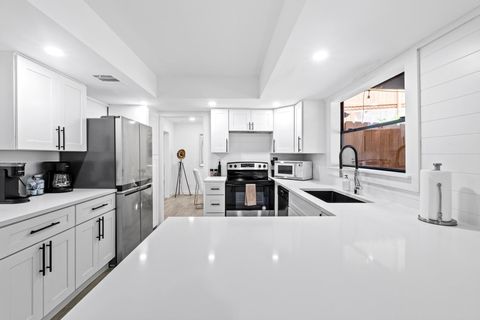Tiny photo for 3520 Highland View DR, Austin, TX 78731 (MLS # 4865023)