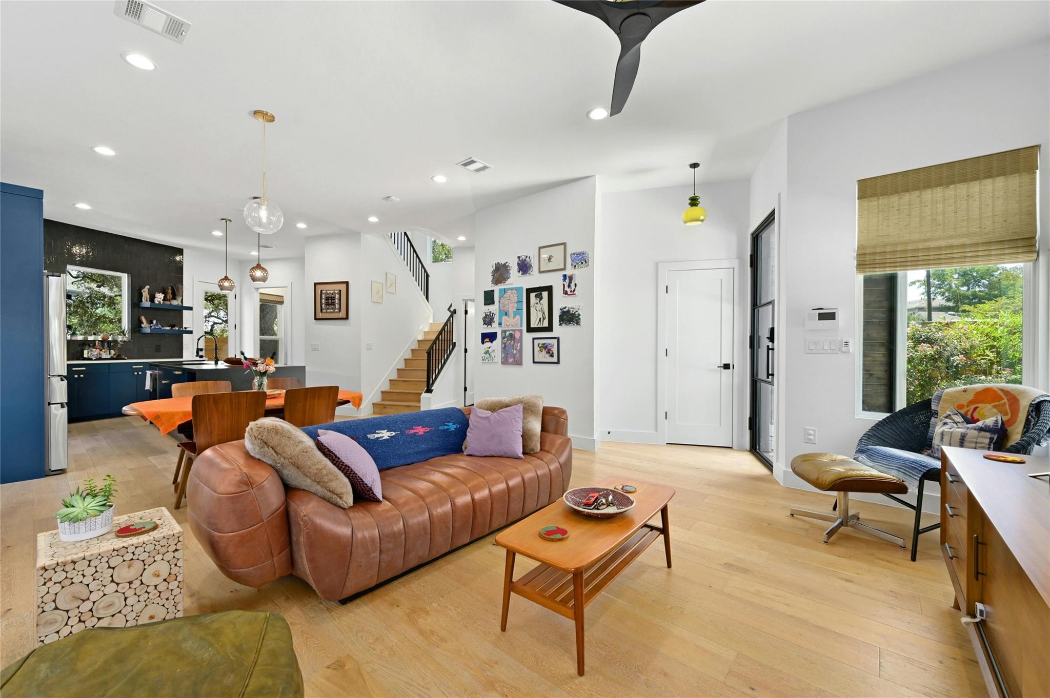 1187 Oak Grove Ave