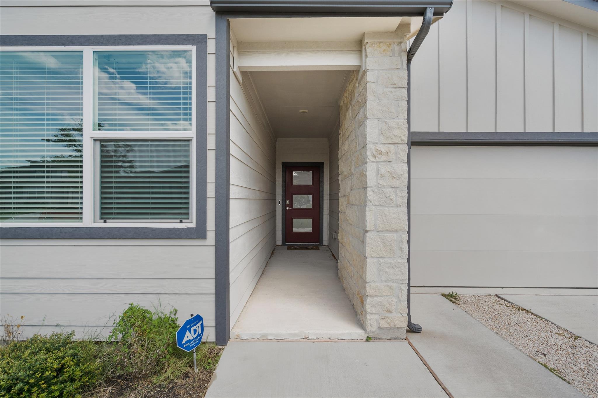 13821 Zuhause DR